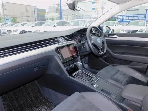2018 Volkswagen Passat — photo 3 | Tuminion Kenya