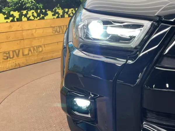 2023 Toyota Hilux — photo 8 | Tuminion Kenya