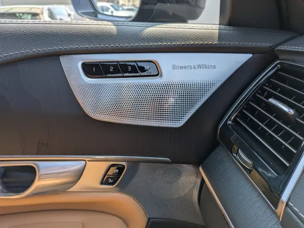 2024 Volvo Xc90 — photo 9 | Tuminion Kenya