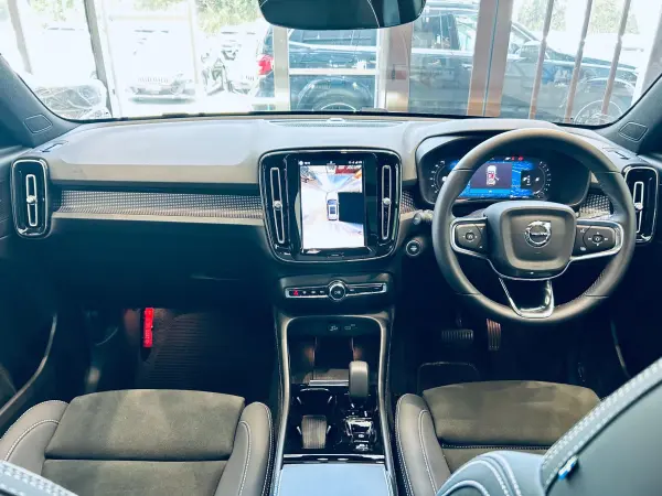 2024 Volvo Xc40 — photo 2 | Tuminion Kenya