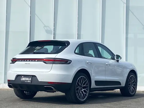 2020 Porsche Macan — photo 9 | Tuminion Kenya