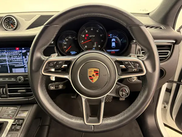 2020 Porsche Macan — photo 3 | Tuminion Kenya