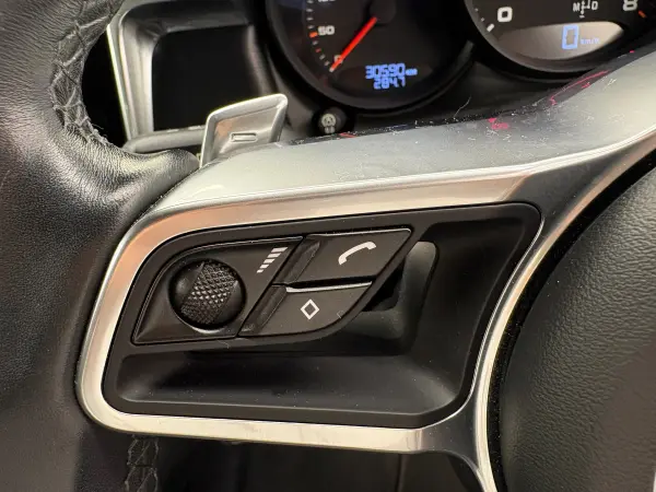 2020 Porsche Macan — photo 7 | Tuminion Kenya