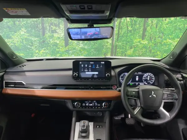 2022 Mitsubishi Outlander — photo 2 | Tuminion Kenya