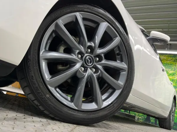 2022 Mazda 3 Fastback — photo 9 | Tuminion Kenya