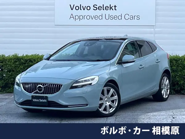2019 Volvo V40 — photo 1