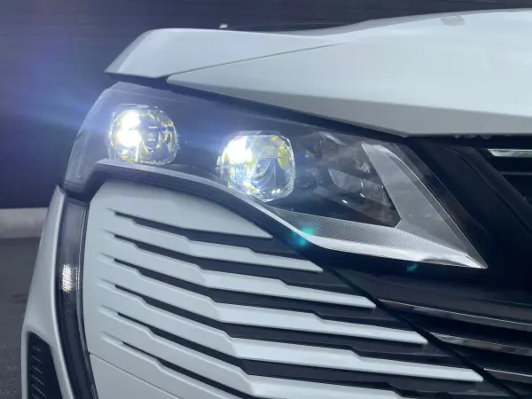 2022 Peugeot 3008 — photo 9 | Tuminion Kenya