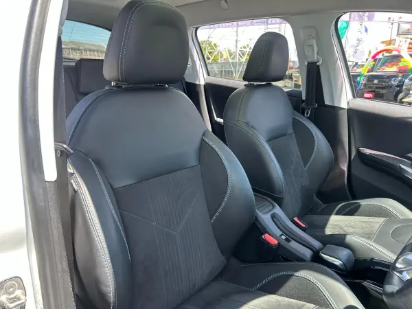 2018 Peugeot 2008 — photo 8 | Tuminion Kenya