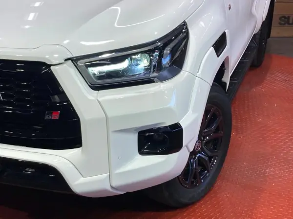 2023 Toyota Hilux — photo 8 | Tuminion Kenya