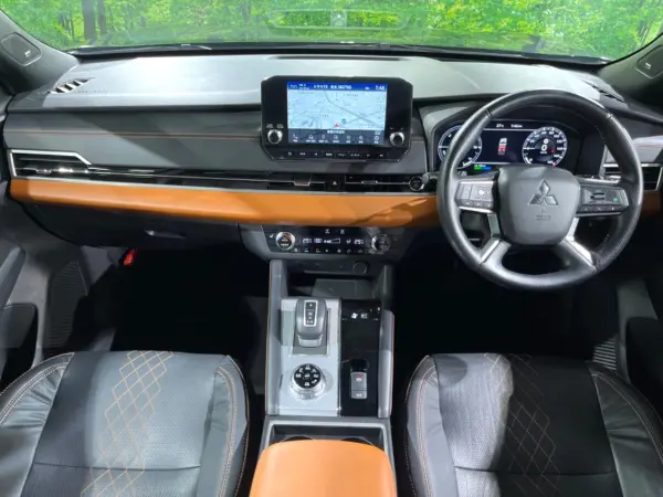 2022 Mitsubishi Outlander — photo 2 | Tuminion Kenya
