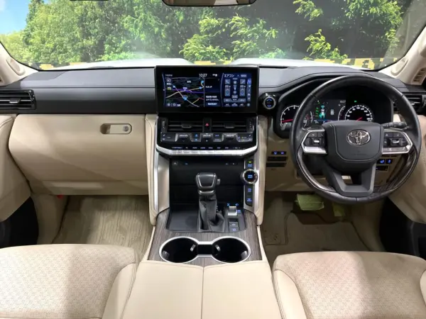 2022 Toyota Landrcuiser 300 — photo 2 | Tuminion Kenya