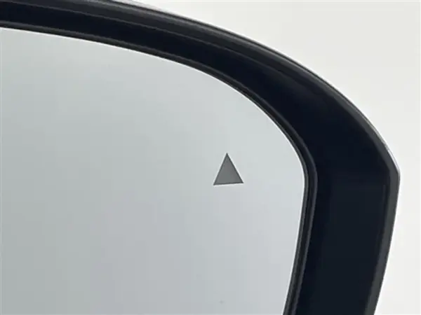2022 Mitsubishi Outlander — photo 8 | Tuminion Kenya