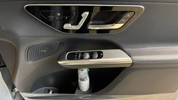 2026 Mercedes-benz Glc — photo 9 | Tuminion Kenya