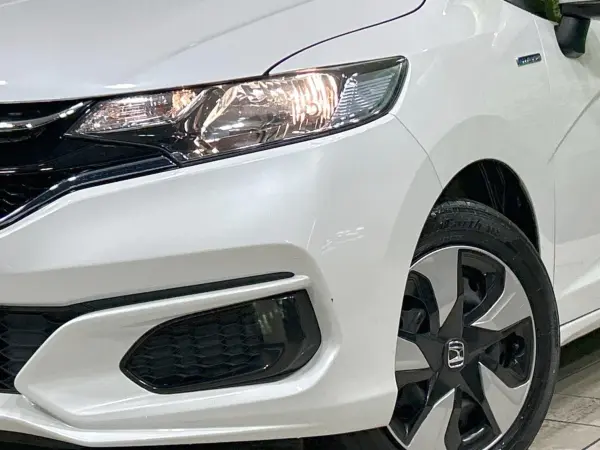2019 Honda Fit — photo 8 | Tuminion Kenya