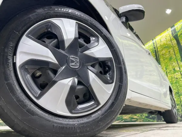 2019 Honda Fit — photo 9 | Tuminion Kenya
