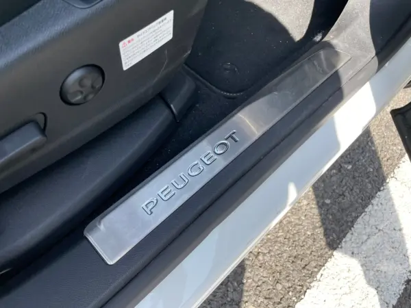 2025 Peugeot 3008 — photo 8 | Tuminion Kenya