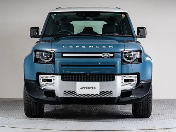 2024 Landrover Defender — photo 3 | Tuminion Kenya