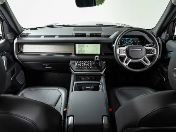 2024 Landrover Defender — photo 2 | Tuminion Kenya