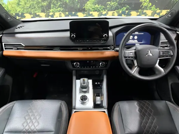 2022 Mitsubishi Outlander — photo 2 | Tuminion Kenya