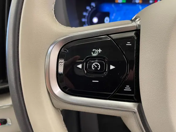 2023 Volvo Xc60 — photo 7 | Tuminion Kenya