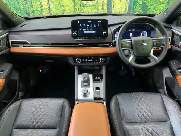 2023 Mitsubishi Outlander — photo 2 | Tuminion Kenya