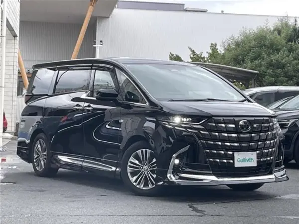 2025 Toyota Alphard — photo 1