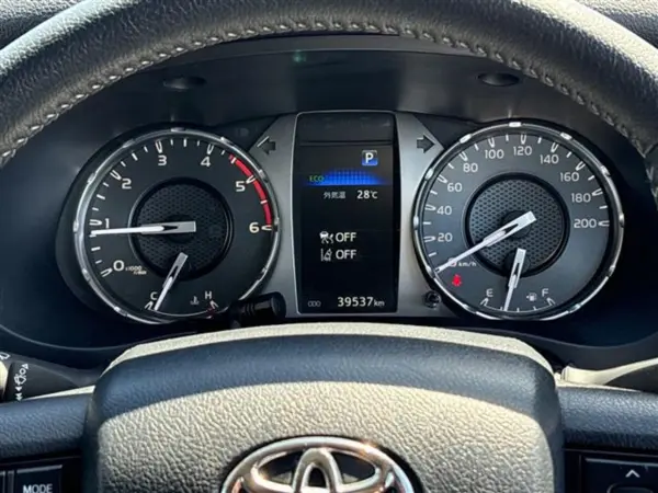 2022 Toyota Hilux — photo 7 | Tuminion Kenya