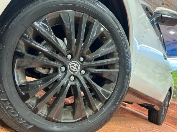 2025 Toyota Harrier — photo 9 | Tuminion Kenya