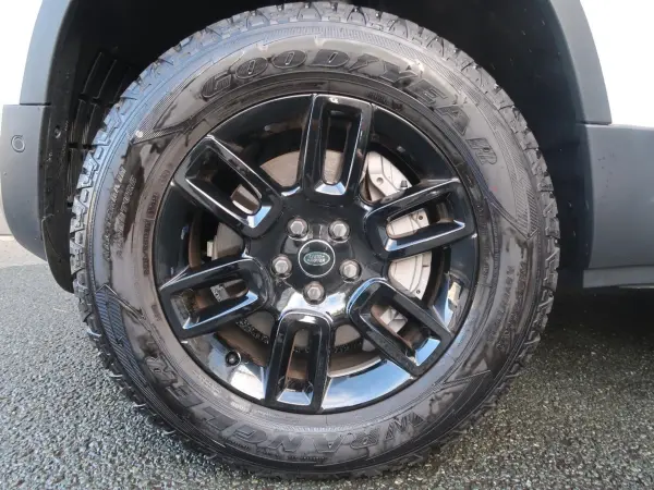 2025 Landrover Defender — photo 3 | Tuminion Kenya
