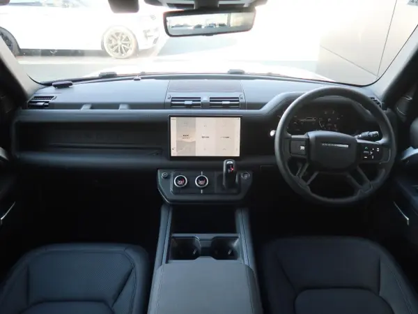 2025 Landrover Defender — photo 2 | Tuminion Kenya