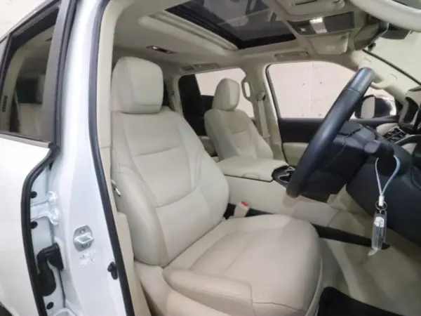 2025 Toyota Landrcuiser 300 — photo 7 | Tuminion Kenya