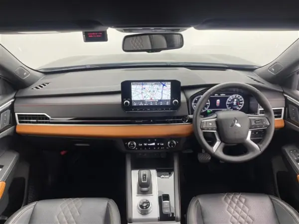 2023 Mitsubishi Outlander — photo 2 | Tuminion Kenya