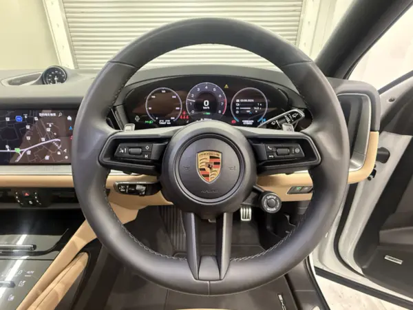 2025 Porsche Cayenne — photo 8 | Tuminion Kenya