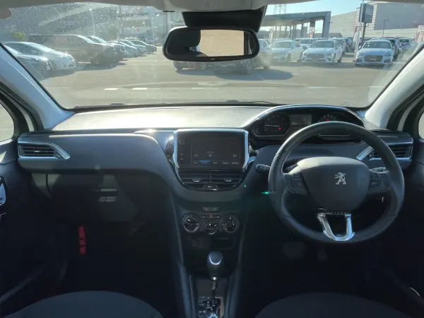 2018 Peugeot 208 — photo 7 | Tuminion Kenya