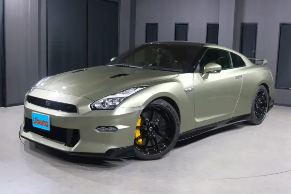 2025 Nissan Gt-r — photo 1