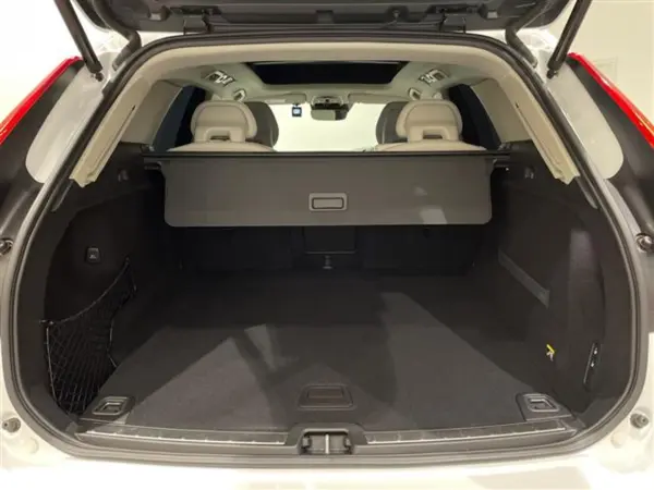 2018 Volvo Xc60 — photo 7 | Tuminion Kenya