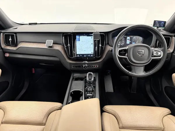 2021 Volvo Xc60 — photo 2 | Tuminion Kenya