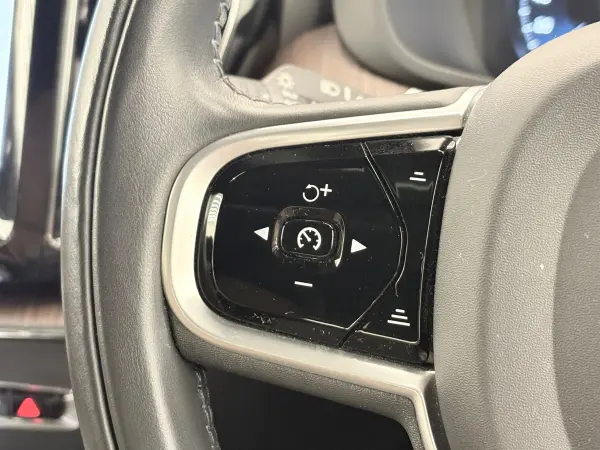 2021 Volvo Xc60 — photo 7 | Tuminion Kenya