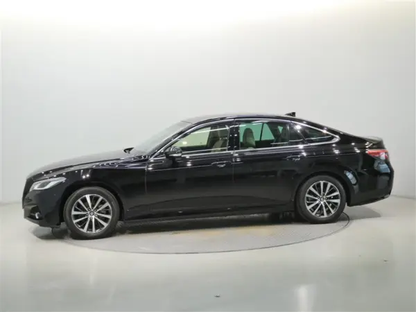 2020 Toyota Crown — photo 3 | Tuminion Kenya