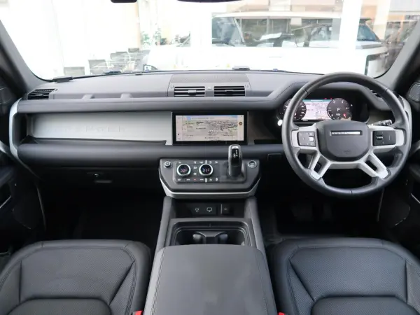 2023 Landrover Defender — photo 2 | Tuminion Kenya