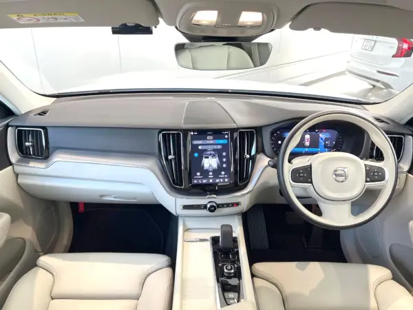 2022 Volvo Xc60 — photo 2 | Tuminion Kenya