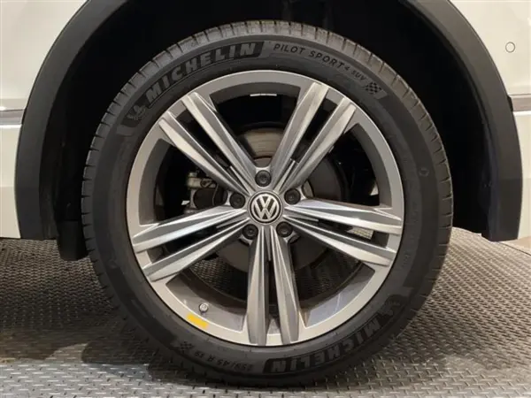 2018 Volkswagen Tiguan — photo 9 | Tuminion Kenya