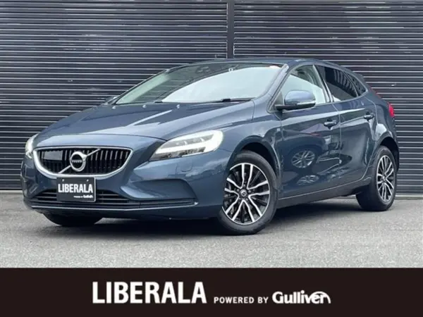 2019 Volvo V40 — photo 1