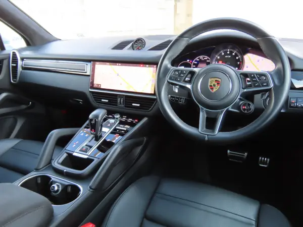 2021 Porsche Cayenne — photo 7 | Tuminion Kenya