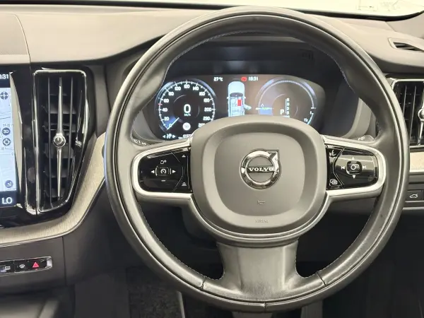 2018 Volvo Xc60 — photo 3 | Tuminion Kenya