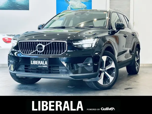 2023 Volvo Xc40 — photo 1