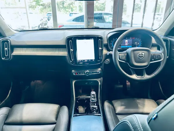 2023 Volvo Xc40 — photo 2 | Tuminion Kenya
