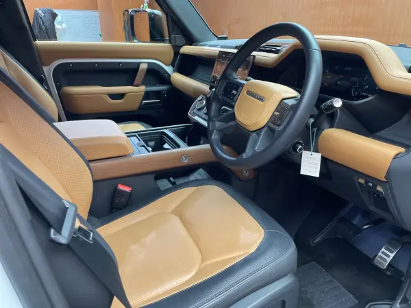 2023 Landrover Defender — photo 3 | Tuminion Kenya