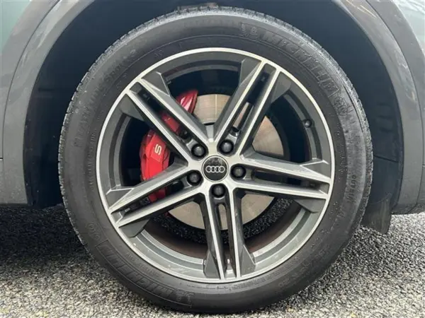 2024 Audi Q5 — photo 8 | Tuminion Kenya