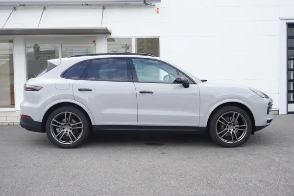 2022 Porsche Cayenne — photo 2 | Tuminion Kenya